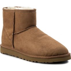 Buty UGG - M Classic Mini 1002072 M/Che. Pomarańczowe śniegowce męskie Ugg, bez zapięcia. Za 769,00 zł.