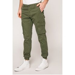 Only & Sons - Spodnie. Szare spodnie męskie marki Only & Sons, na co dzień, bez wzorów, z elastanu, casualowe. W wyprzedaży za 119,90 zł.