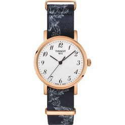 PROMOCJA ZEGAREK TISSOT EVERYTIME LADY T109.210.38.032.00. Białe zegarki damskie marki TISSOT, ze stali. W wyprzedaży za 689,00 zł.
