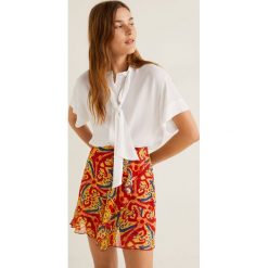 Mango - Bluzka Bass. Niebieskie bluzki damskie Mango, s, bez wzorów, z poliesteru, bez kołnierzyka, z krótkim rękawem. W wyprzedaży za 69,90 zł.
