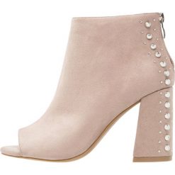 Botki damskie: Madden Girl ARLA Botki na obcasie taupe