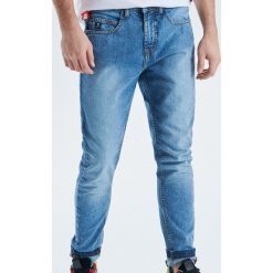 Jeansy Carrot Fit - Niebieski. Jeansy męskie Cropp. W wyprzedaży za 39,99 zł.