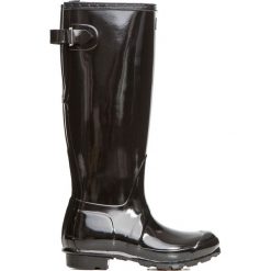 Kalosze HUNTER TALL ADJUSTABLE GLOSS WELLINGTON Czarny. Czarne kalosze damskie marki Hunter, bez wzorów, z gumy. W wyprzedaży za 420,00 zł.