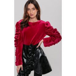 Czerwona Bluzka Aurora - Limited Edition. Czerwone bluzki damskie Renee, s, bez wzorów, bez kołnierzyka, bez rękawów. W wyprzedaży za 79,99 zł.