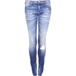 Emporio Armani Jeansy "J28 Skinny". Czerwone jeansy damskie Emporio Armani. Za 799,00 zł.