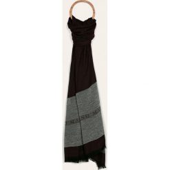 Marciano Guess - Chusta. Brązowe szaliki męskie MARCIANO GUESS, z aplikacjami, z wiskozy. W wyprzedaży za 139,90 zł.