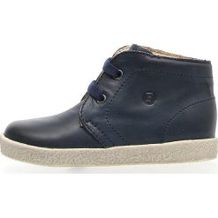 Skórzane sneakersy "Falcotto 1195" w kolorze granatowym. Niebieskie trampki chłopięce marki Naturino, na sznurówki. W wyprzedaży za 142,95 zł.