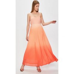 Vero Moda - Sukienka. Różowe sukienki damskie Vero Moda, na co dzień, s, bez wzorów, z poliesteru, casualowe, bez kołnierzyka, bez rękawów, midi, rozkloszowane. W wyprzedaży za 99,90 zł.