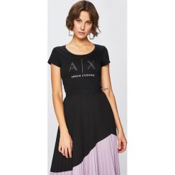 Armani Exchange - T-shirt. Niebieskie bluzki damskie Armani Exchange, s, z nadrukiem, z bawełny, casualowe, z okrągłym kołnierzem, z krótkim rękawem. W wyprzedaży za 149,90 zł.