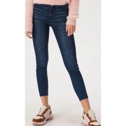 Jeansy skinny z bardzo wysokim stanem - Granatowy. Niebieskie jeansy damskie Sinsay, z podwyższonym stanem. Za 69,99 zł.