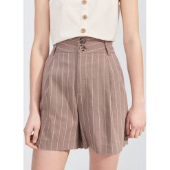 Szorty high waist - Beżowy. Brązowe szorty damskie Sinsay, s, bez wzorów, z podwyższonym stanem. Za 59,99 zł.