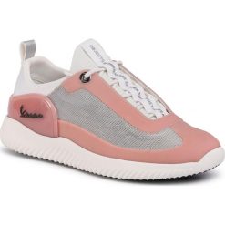 Sneakersy VESPA - Gloss V00092-655-54 Pink. Różowe półbuty damskie Vespa, na co dzień, bez wzorów, z tworzywa sztucznego, bez obcasa, bez zapięcia. Za 499,00 zł.