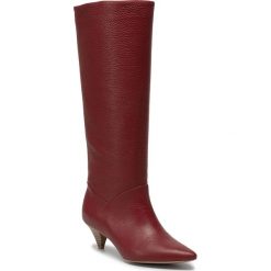 Kozaki L37 - Open Mind High SS70 Red. Czerwone kozaki damskie L37, ze skóry, przed kolano, na wysokim obcasie, bez zapięcia. W wyprzedaży za 719,00 zł.