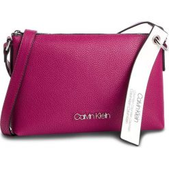 Torebka CALVIN KLEIN - Neat Ew Crossbody K60K605081 510. Fioletowe listonoszki damskie Calvin Klein, bez wzorów, ze skóry ekologicznej, bez dodatków. W wyprzedaży za 299,00 zł.