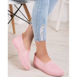 Azurowe trampki slip on. Trampki i tenisówki damskie Via giulia, bez wzorów, bez zapięcia. W wyprzedaży za 49,90 zł.