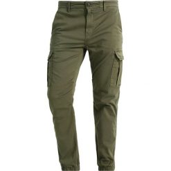 Bojówki męskie: BOSS Orange SHAY Bojówki khaki