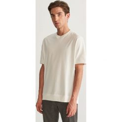 T-shirt z bawełny organicznej - Kremowy. Białe t-shirty męskie Reserved, l, z bawełny. Za 59,99 zł.