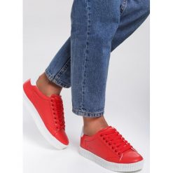 Czerwone Creepersy Lilt. Czerwone półbuty damskie Renee, bez wzorów, ze skóry, bez obcasa, na platformie, na sznurówki. Za 49,99 zł.