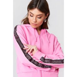 Bluzy damskie: Samsoe & Samsoe Bluza z kapturem Kelsey – Pink