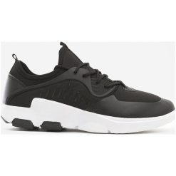 Czarne Buty Sportowe The Flood. Czarne buty sportowe męskie Born2be, bez zapięcia. W wyprzedaży za 89,99 zł.