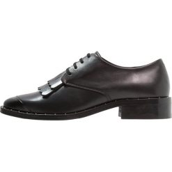 Jazzówki damskie: Royal RepubliQ PRIME RIVET FRINGE SHOE Oksfordki black