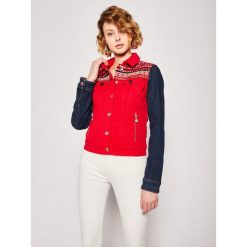 Kurtka jeansowa Desigual Duval 20SWEN04. Czerwone kurtki damskie Desigual, bez wzorów, z elastanu, bez kaptura. W wyprzedaży za 349,00 zł.