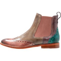 Melvin & Hamilton AMELIE Ankle boot oxygen. Brązowe botki damskie marki Melvin & Hamilton, ze skóry, bez obcasa, bez zapięcia. Za 709,00 zł.