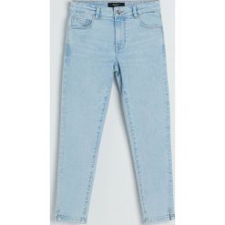 Jeansy slim cropped - Niebieski. Niebieskie jeansy damskie Reserved. Za 79,99 zł.