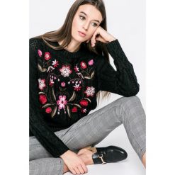 Answear - Sweter. Szare bez kategorii ANSWEAR, s, z dzianiny, z okrągłym kołnierzem. W wyprzedaży za 79,90 zł.