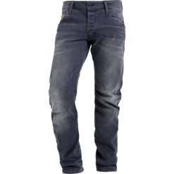 GStar ARC 3D SLIM Jeansy Slim Fit medium aged. Szare jeansy męskie relaxed fit G-Star, z bawełny. W wyprzedaży za 426,30 zł.