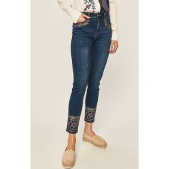 Desigual - Jeansy Floyer. Niebieskie jeansy damskie Desigual, s. Za 449,90 zł.