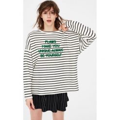 Bluzy damskie: Bluza w paski z napisem