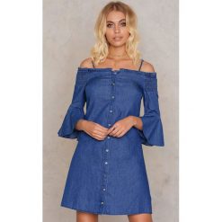 Sukienki: Trendyol Sukienka z odkrytymi ramionami – Blue