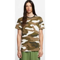 Nike Sportswear Camo Koszulka Zielony Brązowy. Pomarańczowe podkoszulki męskie Nike, l, bez wzorów, z bawełny, bez kołnierzyka, z krótkim rękawem, krótkie. Za 137,95 zł.
