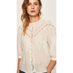 Vero Moda - Bluzka. Białe bluzki damskie Vero Moda, s, z aplikacjami, z bawełny, z okrągłym kołnierzem, bez rękawów. W wyprzedaży za 99,90 zł.