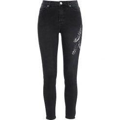 Cellbes Dżinsy czarny denim female czarny/niebieski 34. Niebieskie jeansy damskie Cellbes. W wyprzedaży za 59,00 zł.