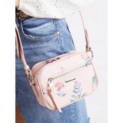 MINI TOREBKA DAMSKA KUFEREK LISTONOSZKA SKÓRA EKO. Różowe kuferki damskie David Jones, na co dzień, w paski, z jeansu, eleganckie, na ramię, bez dodatków. Za 139,00 zł.