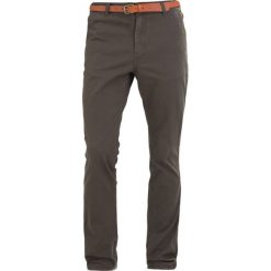 Chinosy męskie: Produkt PKTAKM BELT Chinosy forest night