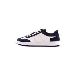 Buty Guess FM7THMSUE12. Niebieskie trampki męskie Guess, z aplikacjami, bez zapięcia. Za 445,03 zł.