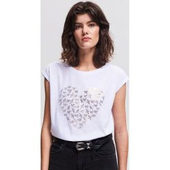 T-shirt z nadrukiem - Biały. Białe t-shirty chłopięce marki Reserved, s, z nadrukiem. Za 29,99 zł.