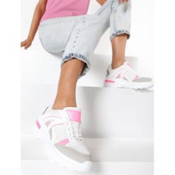 Biało-Różowe Sneakersy Molmellia. Białe sneakersy damskie Born2be. W wyprzedaży za 59,99 zł.