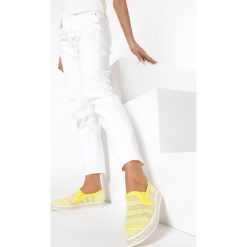 Żółte Espadryle Teardrops. Żółte espadryle damskie Born2be, bez wzorów, bez obcasa. W wyprzedaży za 29,99 zł.