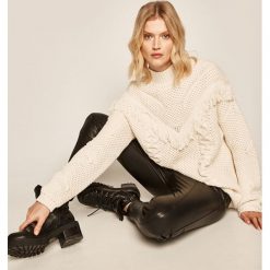 Medicine - Sweter Urban Story. Białe swetry damskie MEDICINE, s, bez wzorów, z bawełny, bez rękawów, bez kaptura. W wyprzedaży za 76,90 zł.