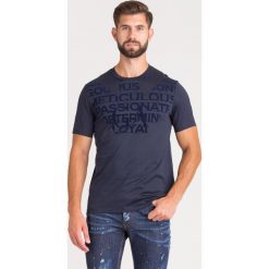 T-SHIRT Emporio Armani. Niebieskie t-shirty męskie xl, z aplikacjami, z bawełny, z okrągłym kołnierzem. Za 269,40 zł.