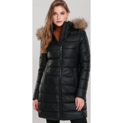 Czarno-Beżowa Kurtka Cotswold. Czarne kurtki damskie Renee, na zimę, s, bez wzorów, z tkaniny, bez kaptura. Za 269,99 zł.