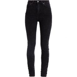 Dr.Denim ZOE Jeans Skinny Fit acid black. Czarne jeansy damskie marki Dr.Denim, z elastanu. W wyprzedaży za 209,30 zł.