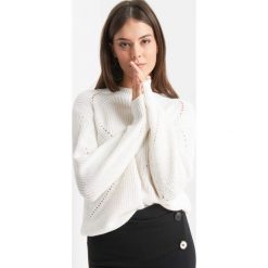 Sweter z widocznym splotem. Brązowe bez kategorii Orsay, s, z bawełny. W wyprzedaży za 70,00 zł.