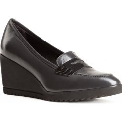 Buty damskie. Szare koturny damskie Wittchen. W wyprzedaży za 359,91 zł.