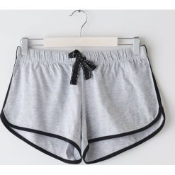Szorty piżamowe - Jasny szary. Szare piżamy damskie Sinsay, s, bez wzorów, bez rękawów. Za 14,99 zł.