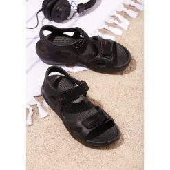 Czarne Sandały Innocence. Czarne sandały męskie Born2be, na rzepy. Za 49,99 zł.
